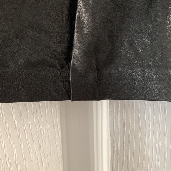 EUC Vince black calfskin leather mini skirt - Picture 3 of 8